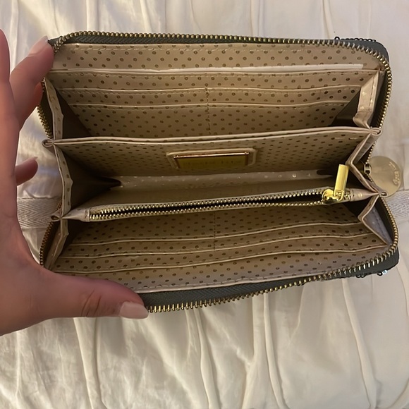 Deux Lux Sparkle Wallet-new! - Picture 2 of 4